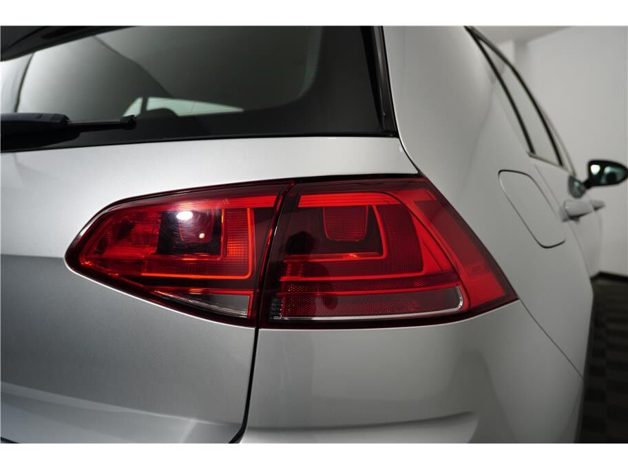 2016 Volkswagen e-Golf SE Hatchback Sedan 4D Folsom CA