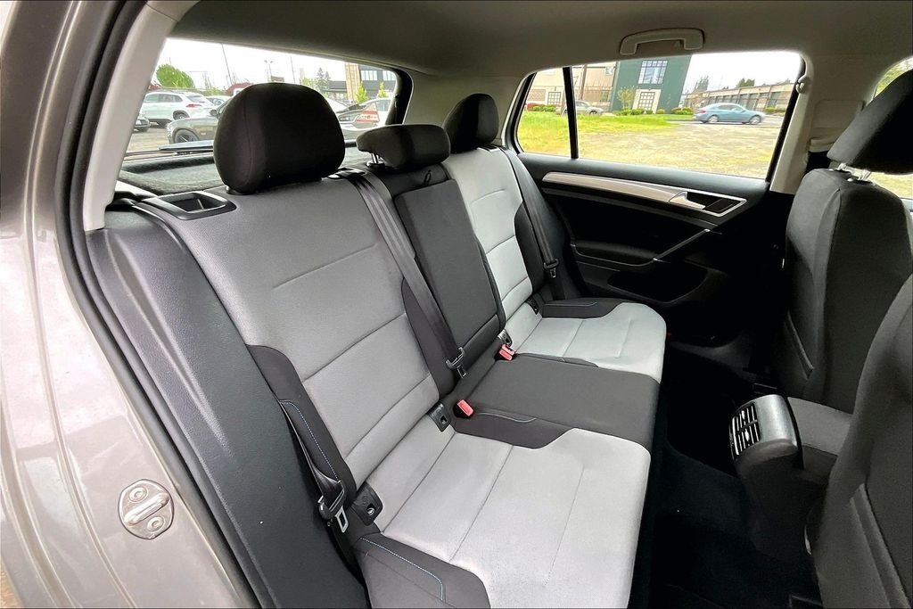 2016 Volkswagen e-Golf SE OR
