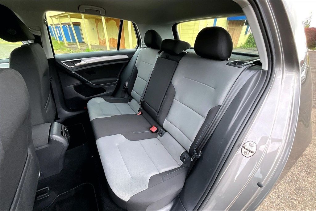 2016 Volkswagen e-Golf SE OR