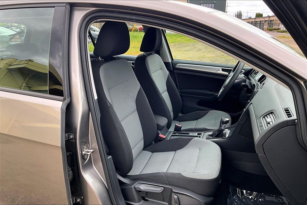 2016 Volkswagen e-Golf SE OR