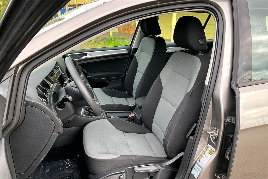 2016 Volkswagen e-Golf SE OR