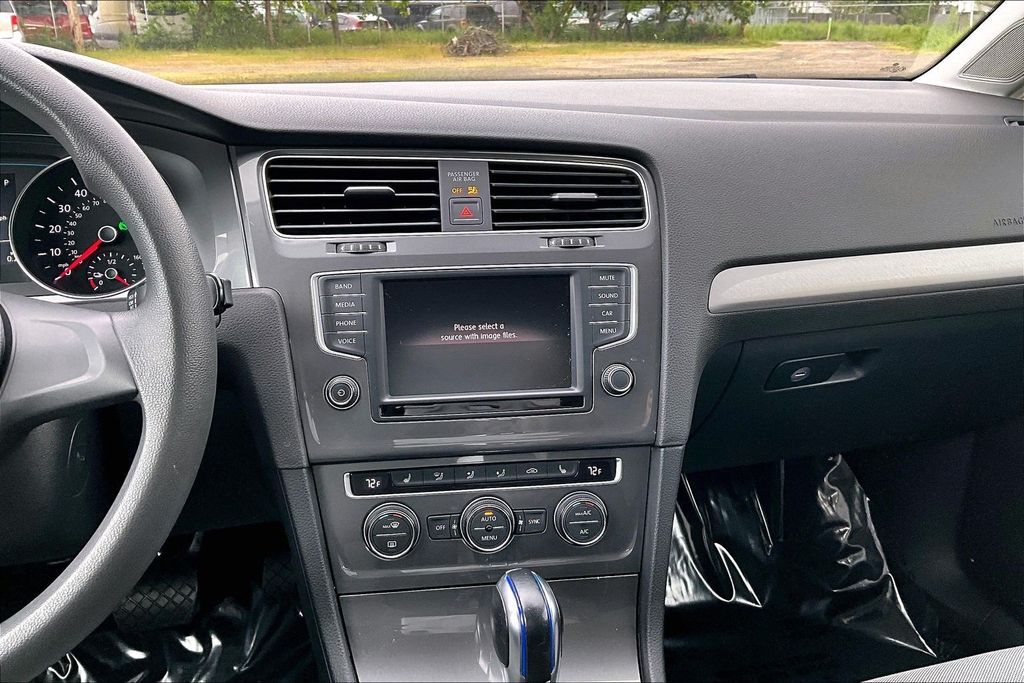 2016 Volkswagen e-Golf SE OR