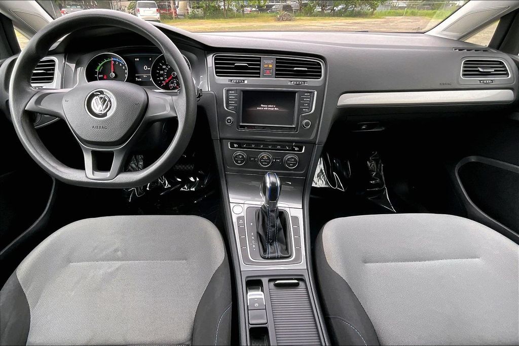 2016 Volkswagen e-Golf SE OR