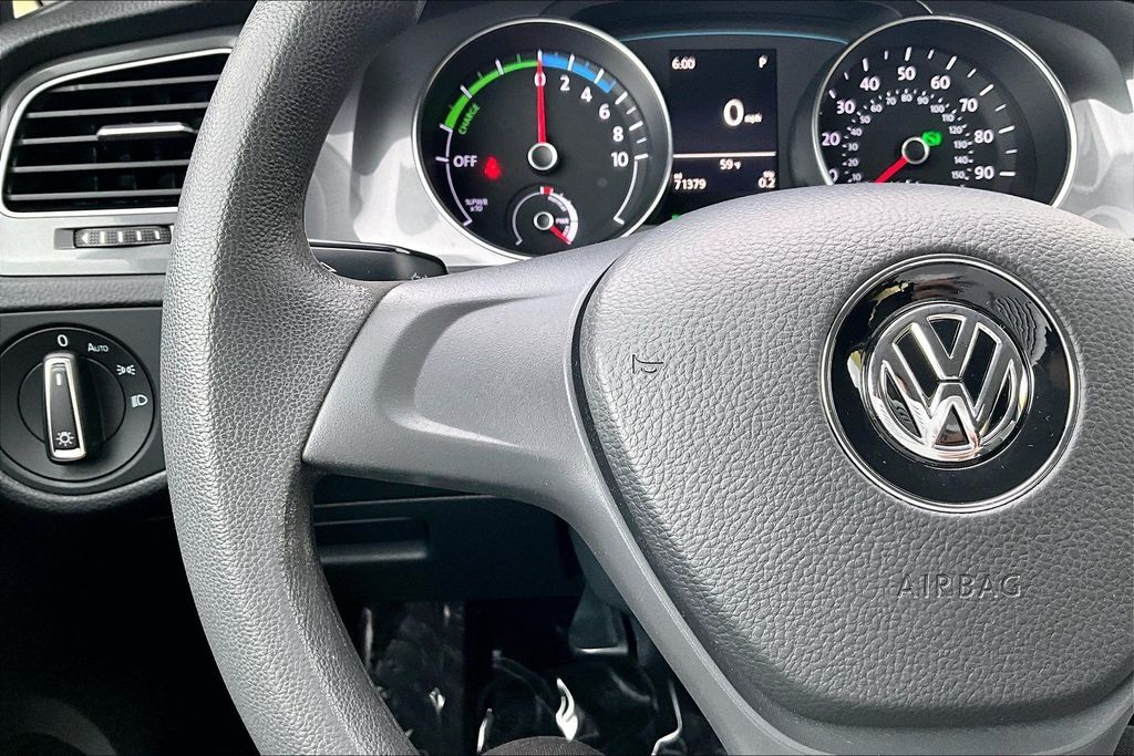 2016 Volkswagen e-Golf SE OR