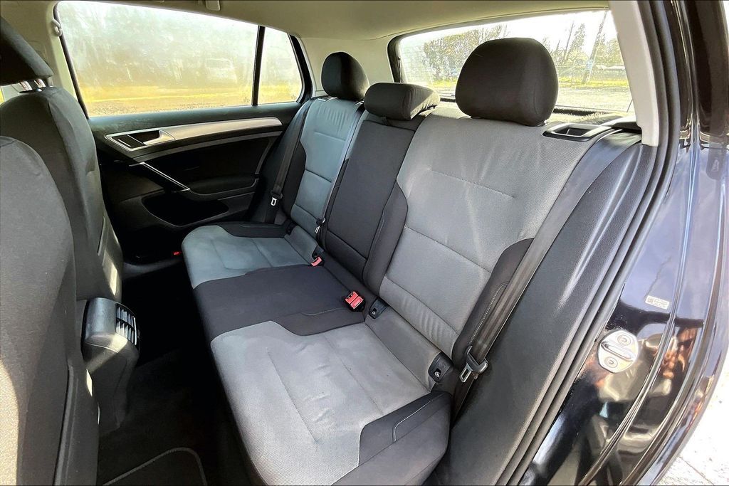 2016 Volkswagen e-Golf SE OR