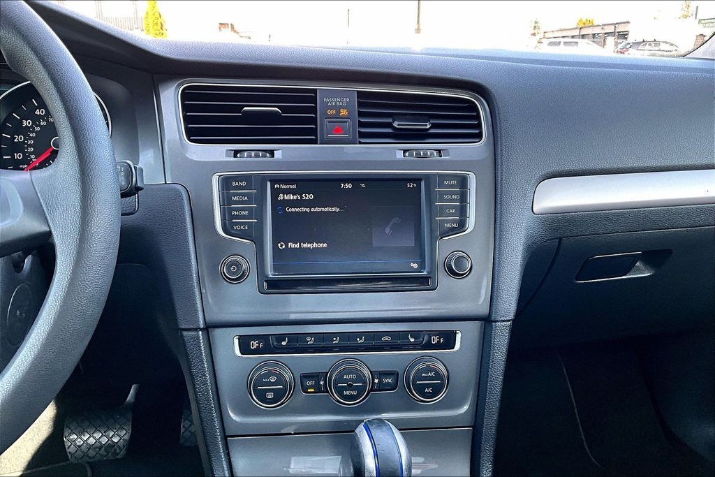 2016 Volkswagen e-Golf SE OR