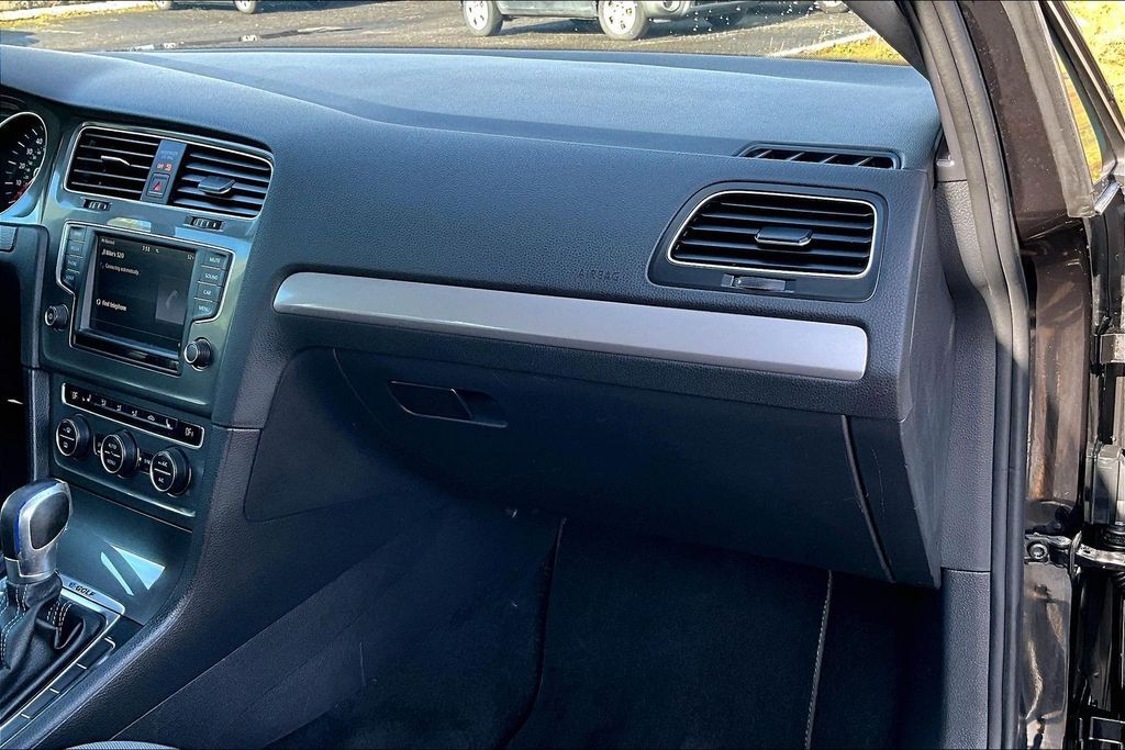 2016 Volkswagen e-Golf SE OR