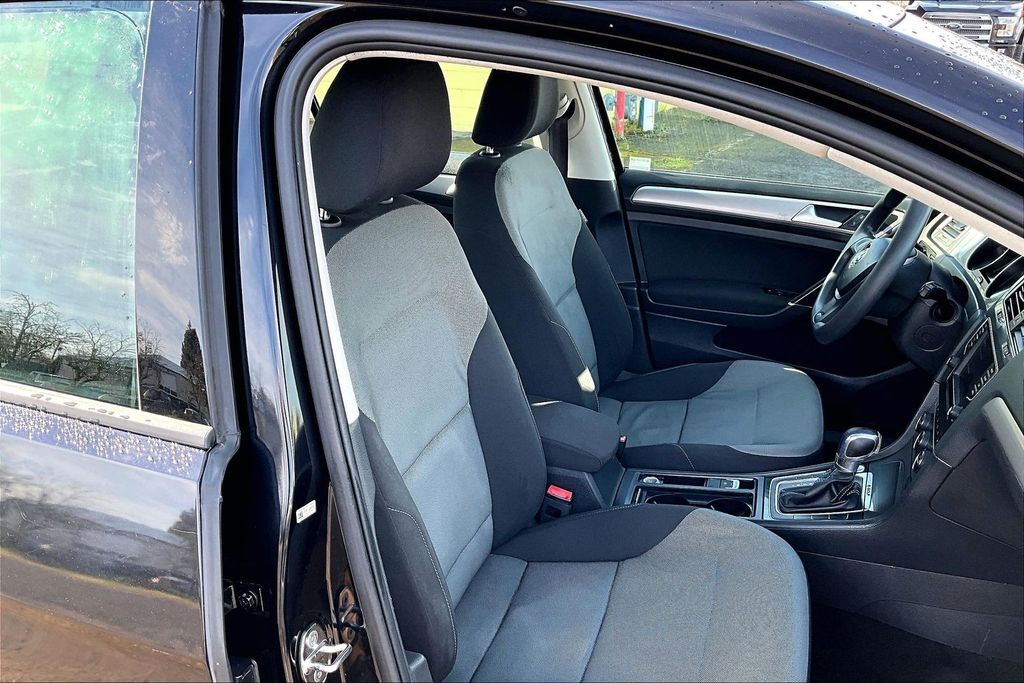 2016 Volkswagen e-Golf SE OR