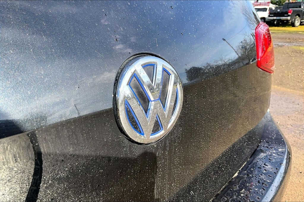 2016 Volkswagen e-Golf SE OR