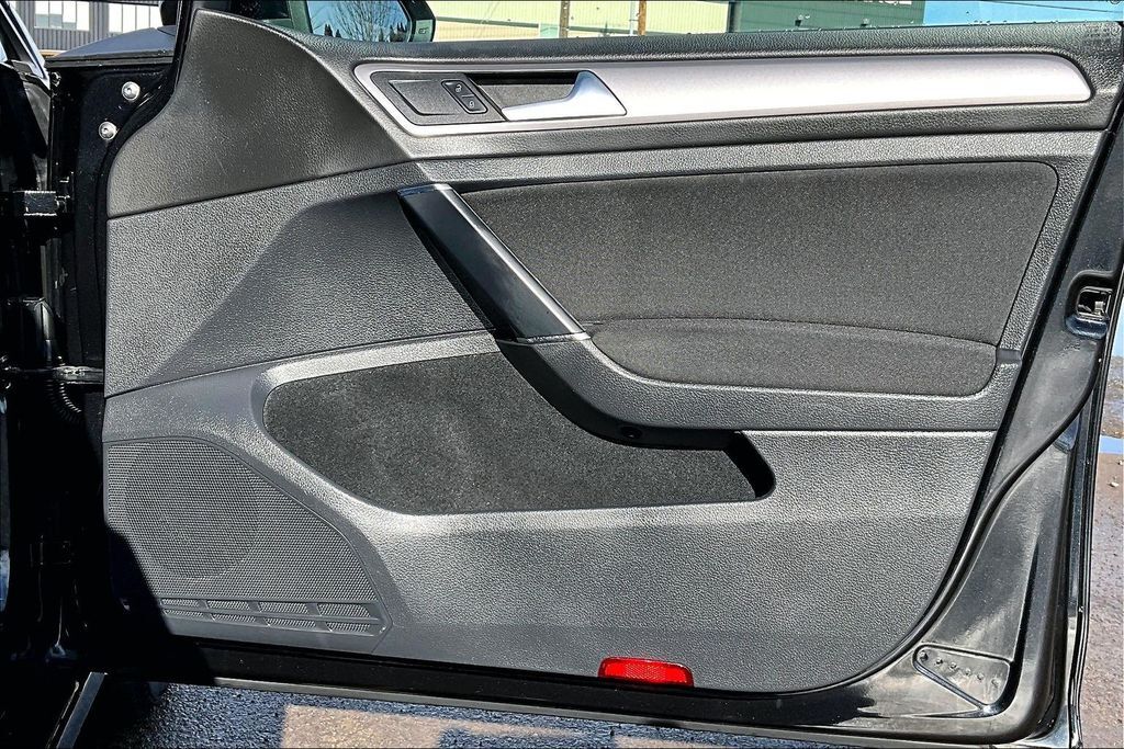 2016 Volkswagen e-Golf SE OR