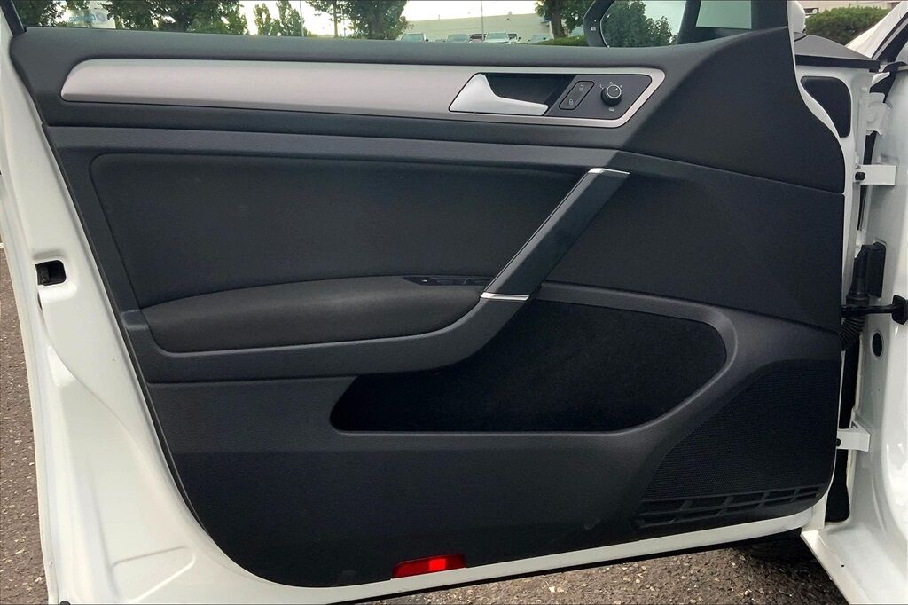 2016 Volkswagen e-Golf SE OR