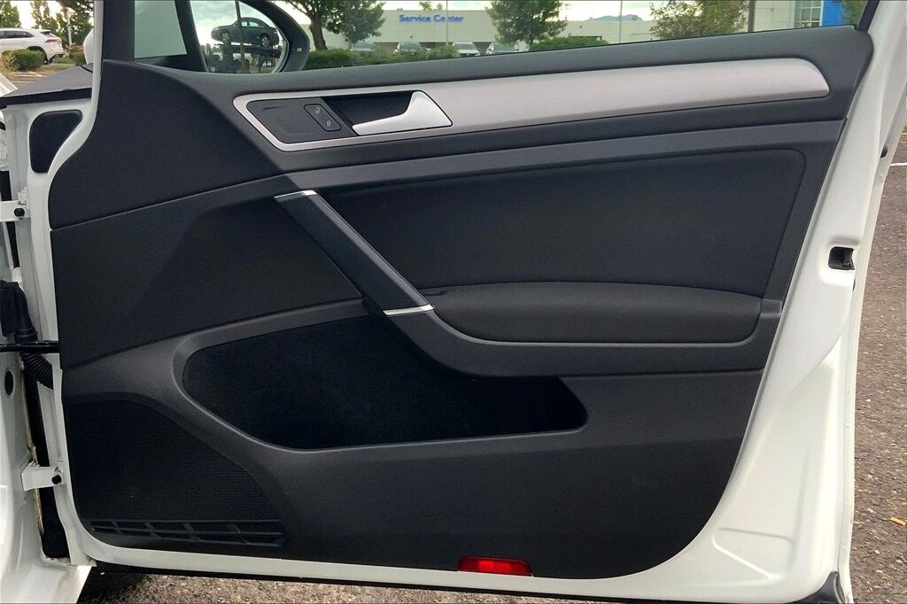 2016 Volkswagen e-Golf SE OR