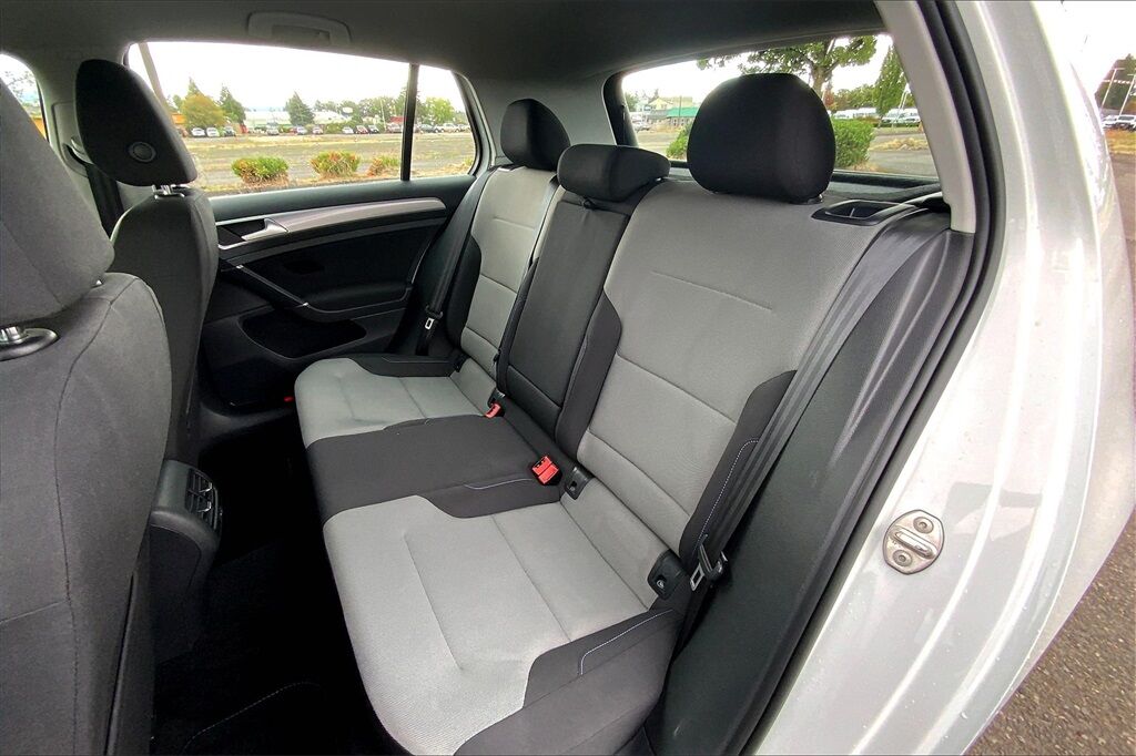 2016 Volkswagen e-Golf SE OR