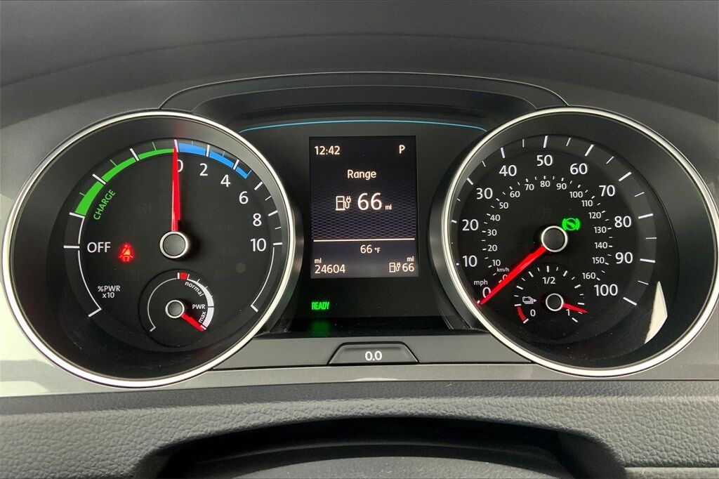 2016 Volkswagen e-Golf SE OR