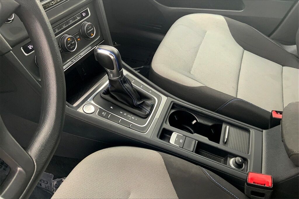 2016 Volkswagen e-Golf SE OR