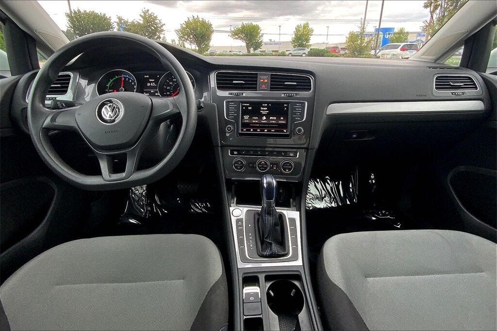 2016 Volkswagen e-Golf SE OR