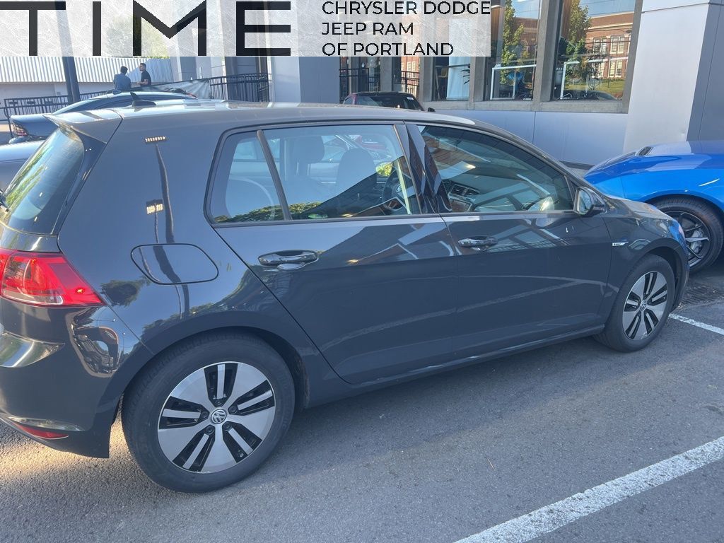 2016 Volkswagen e-Golf SE