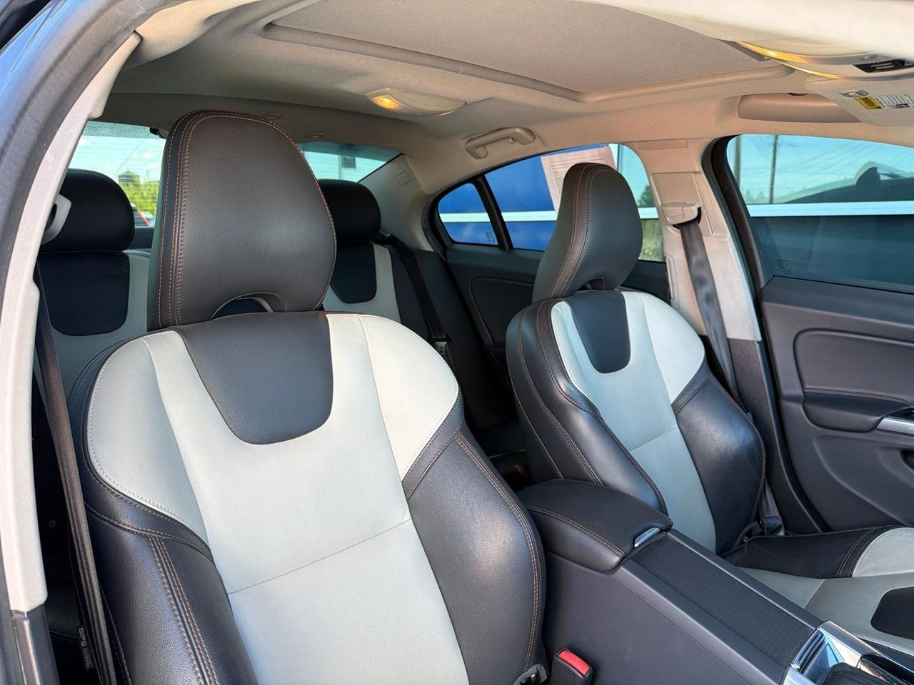 2016 Volvo S60 Cross Country T5 Platinum Bend OR