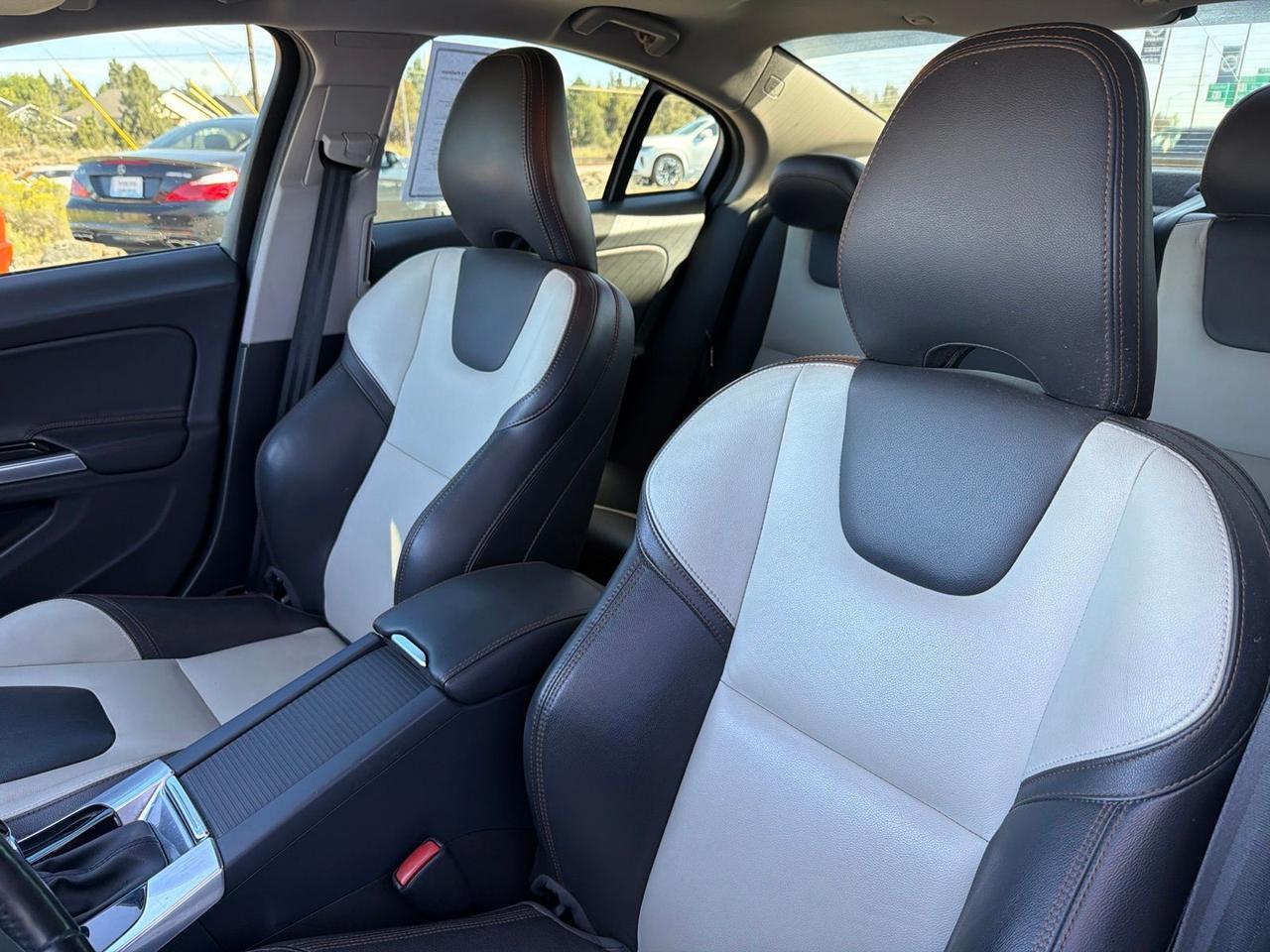 2016 Volvo S60 Cross Country T5 Platinum Bend OR