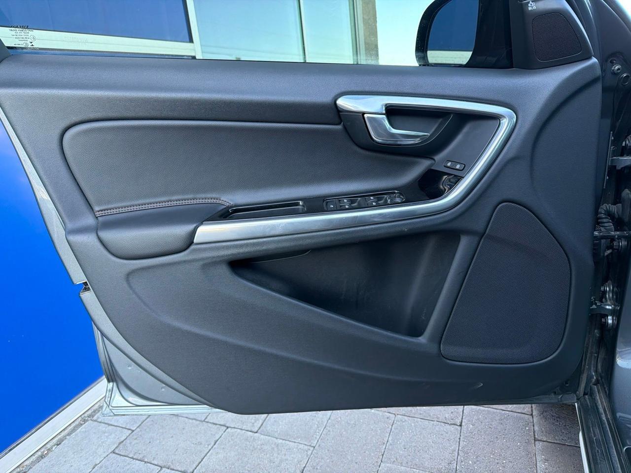 2016 Volvo S60 Cross Country T5 Platinum Bend OR