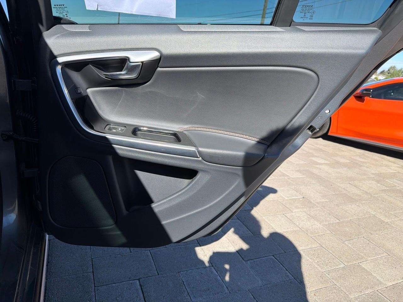 2016 Volvo S60 Cross Country T5 Platinum Bend OR