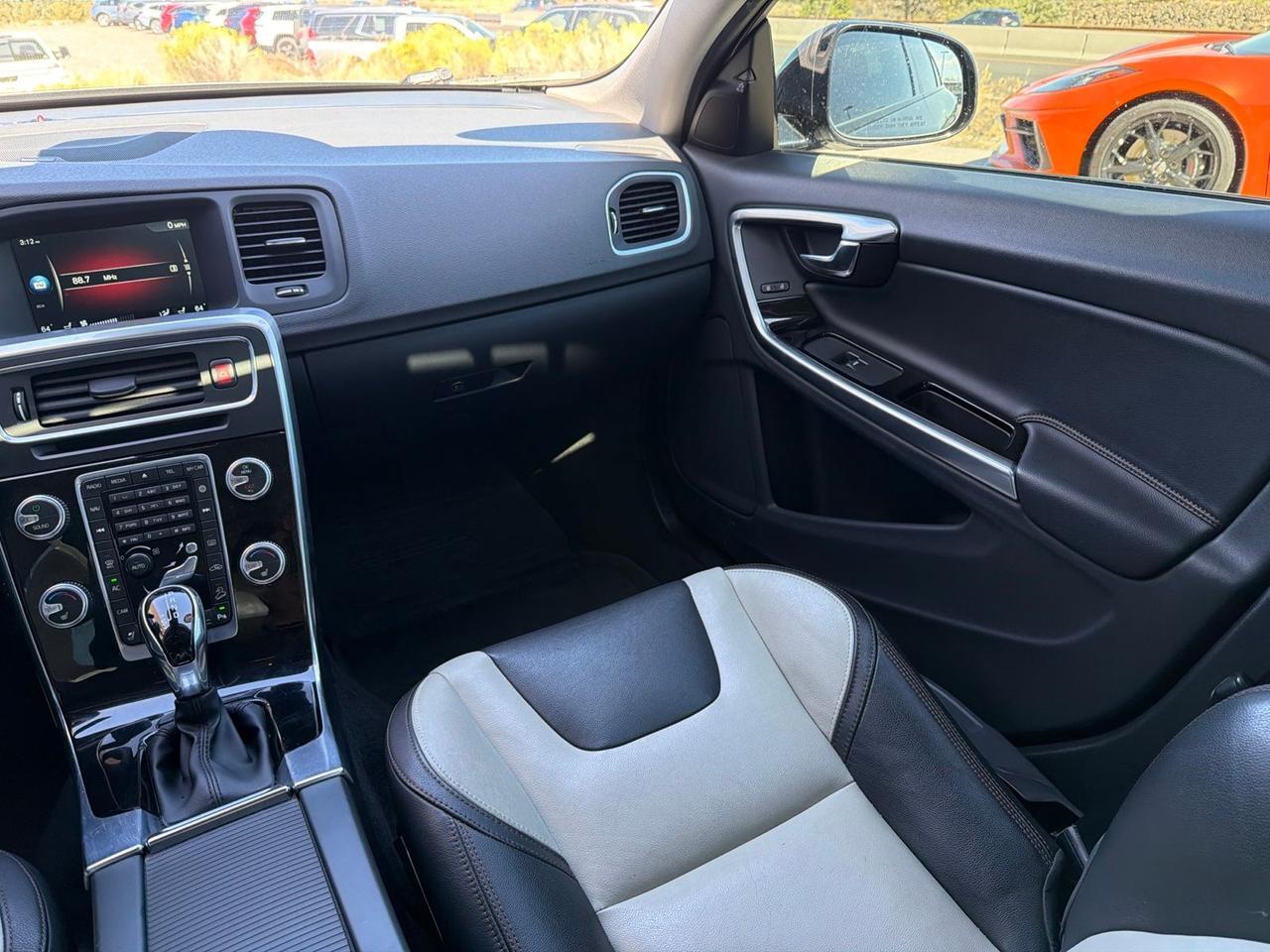 2016 Volvo S60 Cross Country T5 Platinum Bend OR