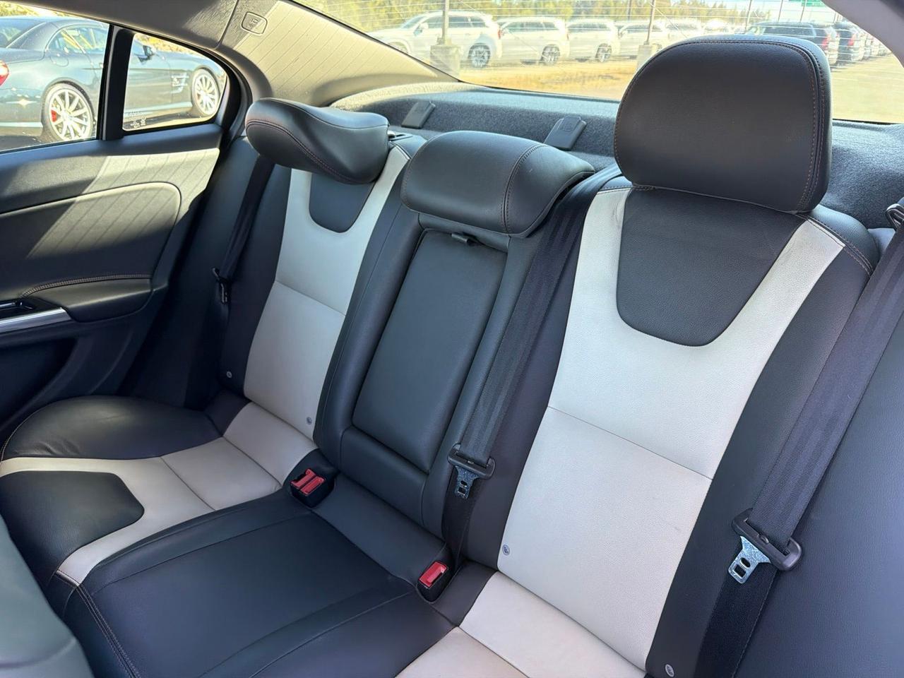 2016 Volvo S60 Cross Country T5 Platinum Bend OR