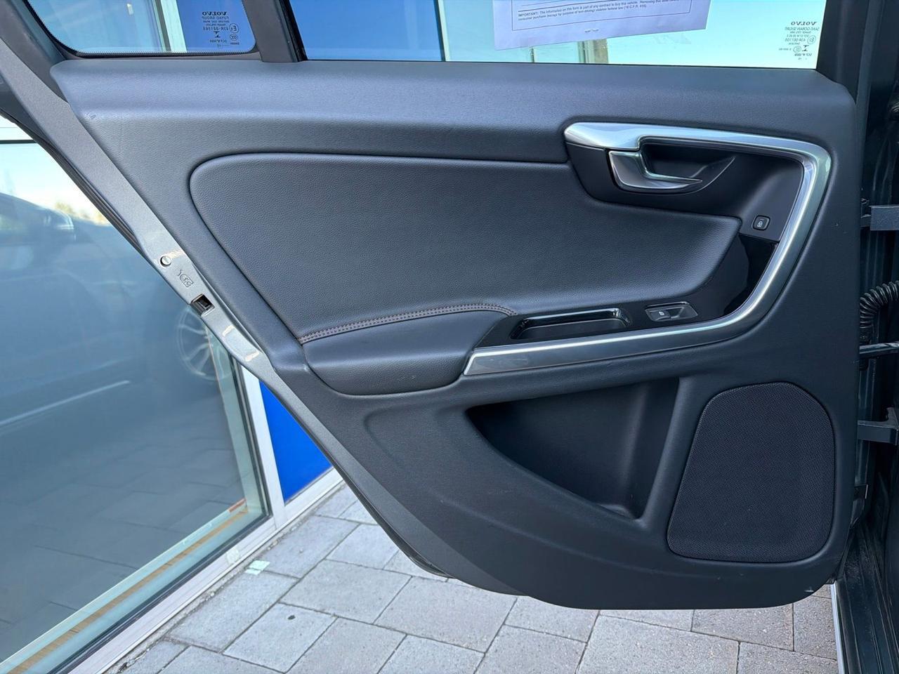 2016 Volvo S60 Cross Country T5 Platinum Bend OR