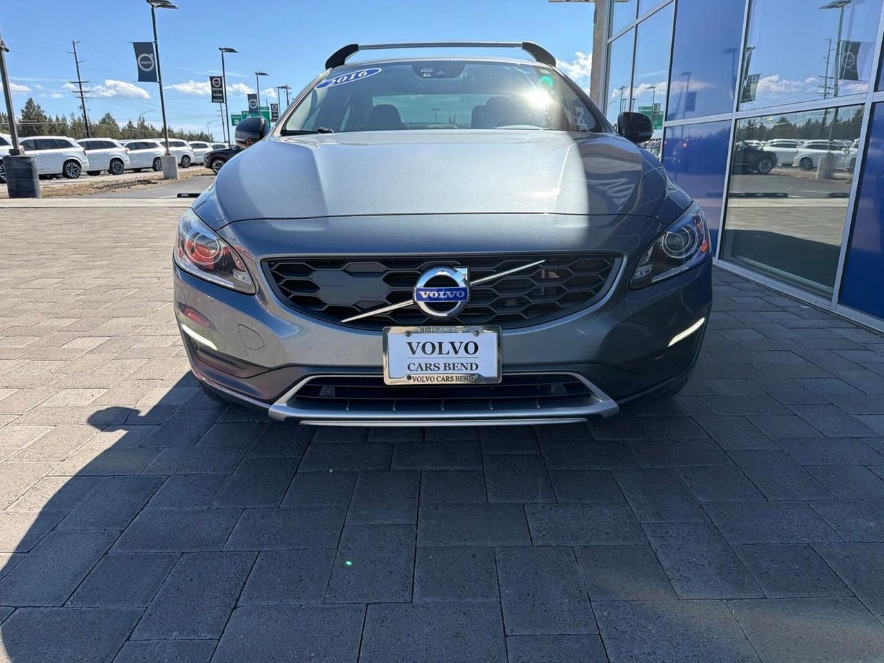 2016 Volvo S60 Cross Country T5 Platinum Bend OR