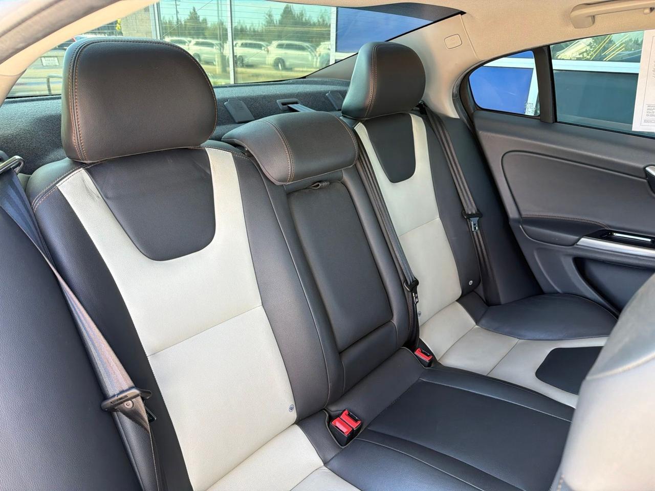 2016 Volvo S60 Cross Country T5 Platinum Bend OR