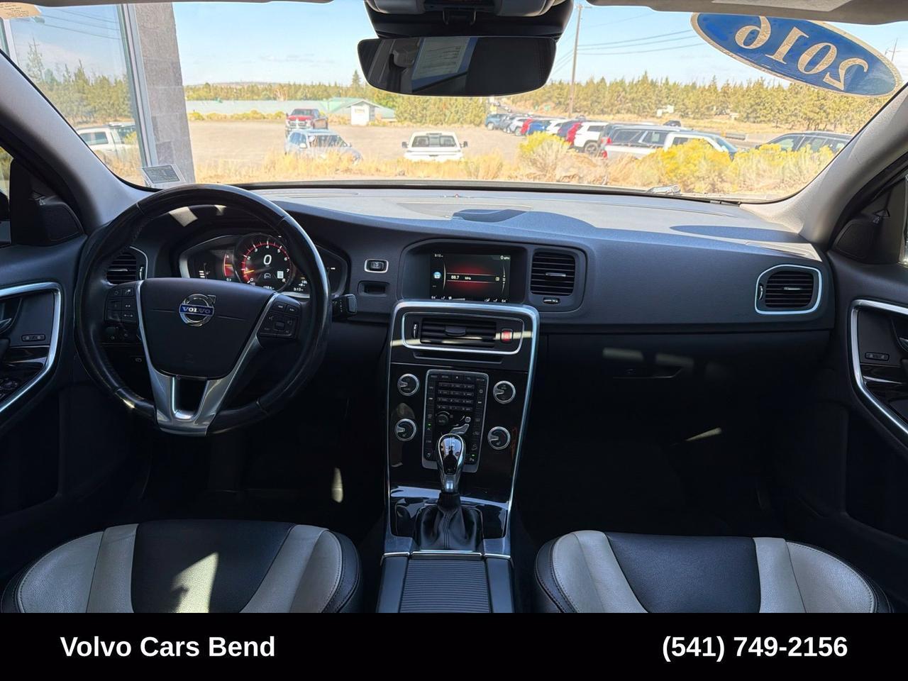 2016 Volvo S60 Cross Country T5 Platinum Bend OR