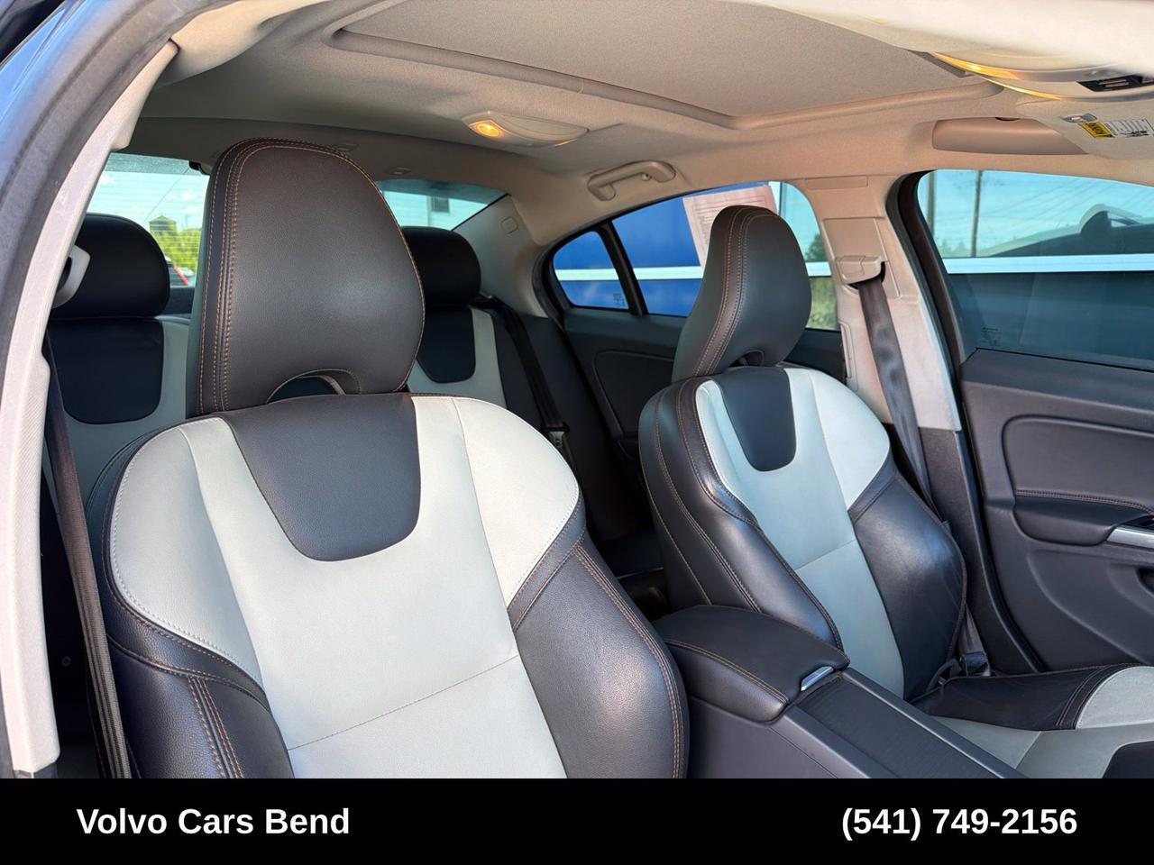 2016 Volvo S60 Cross Country T5 Platinum Bend OR
