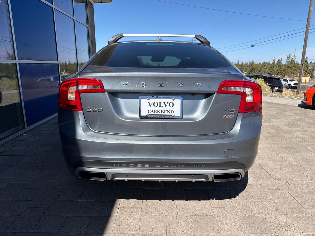 2016 Volvo S60 Cross Country T5 Platinum Bend OR
