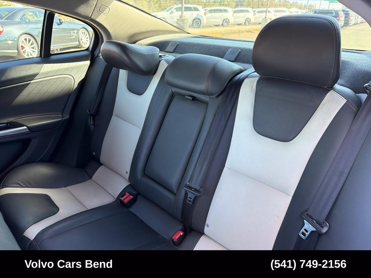 2016 Volvo S60 Cross Country T5 Platinum Bend OR