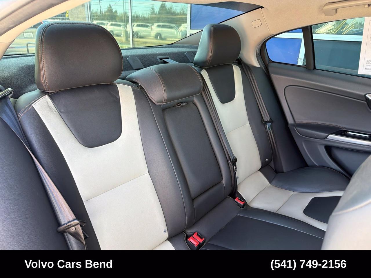 2016 Volvo S60 Cross Country T5 Platinum Bend OR