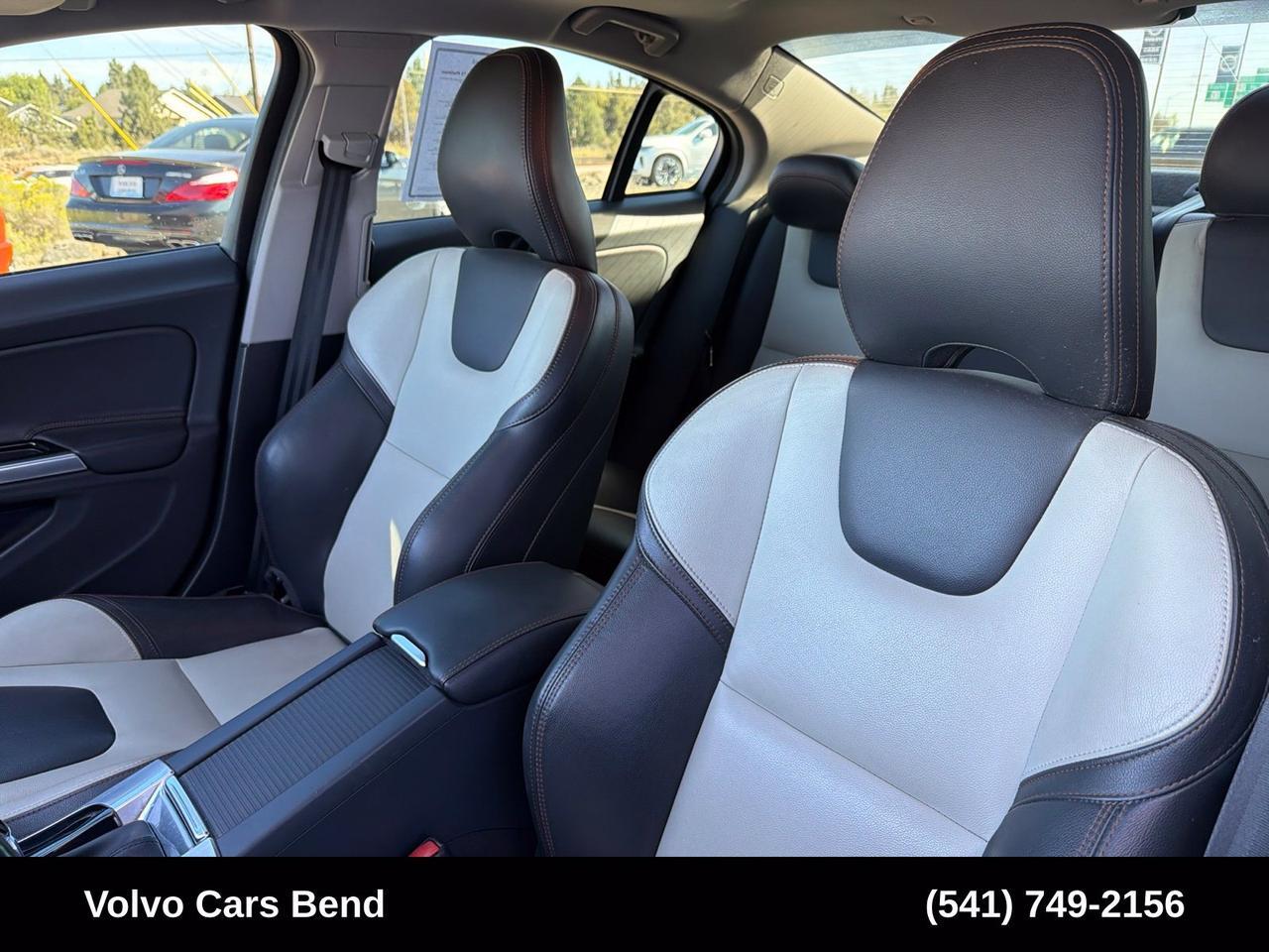 2016 Volvo S60 Cross Country T5 Platinum Bend OR