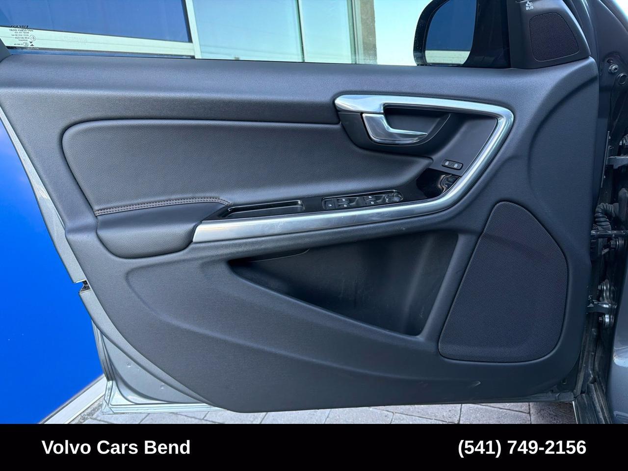 2016 Volvo S60 Cross Country T5 Platinum Bend OR