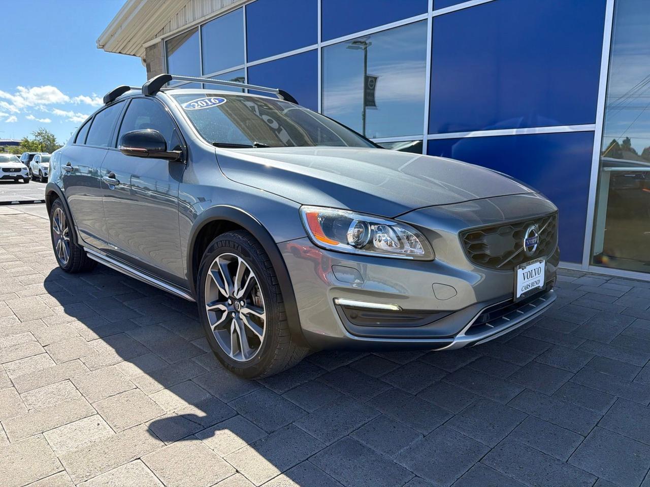 2016 Volvo S60 Cross Country T5 Platinum Bend OR