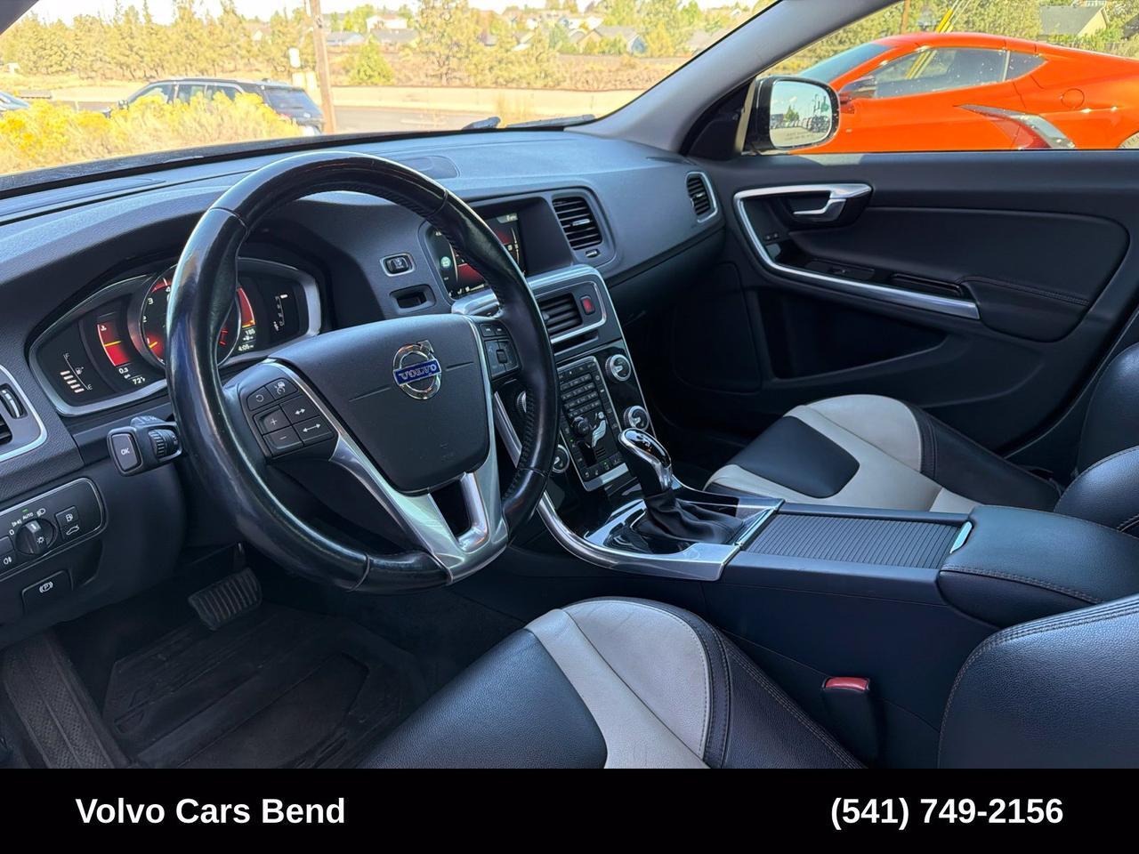 2016 Volvo S60 Cross Country T5 Platinum Bend OR