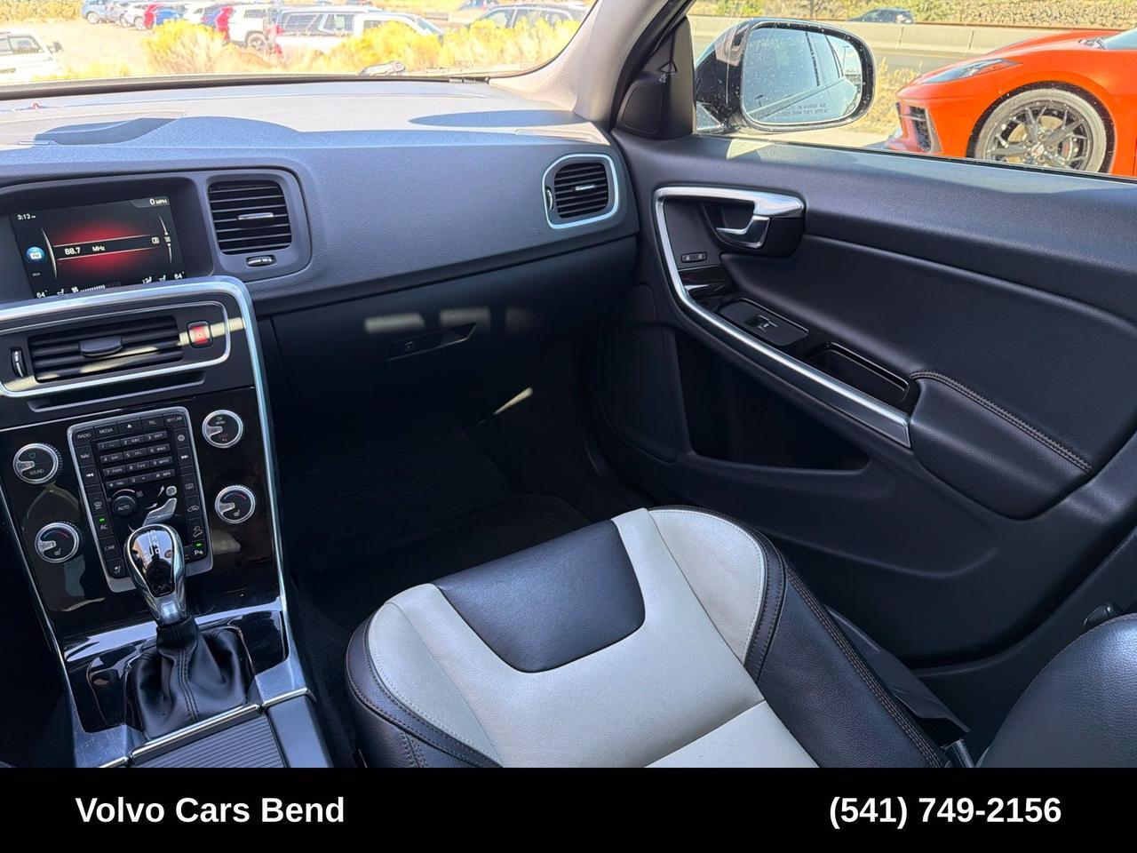2016 Volvo S60 Cross Country T5 Platinum Bend OR