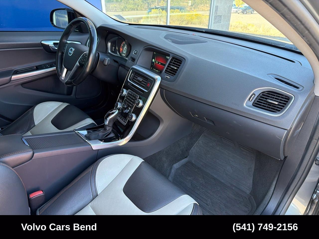 2016 Volvo S60 Cross Country T5 Platinum Bend OR