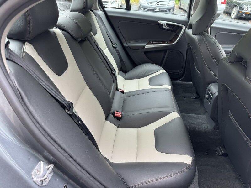 2016 Volvo S60 Cross Country T5 Platinum Willow Grove PA