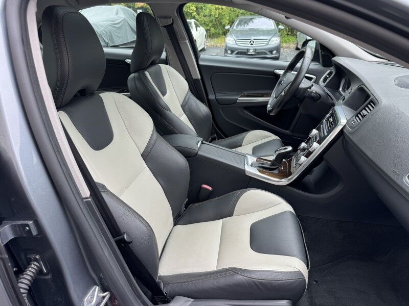 2016 Volvo S60 Cross Country T5 Platinum Willow Grove PA