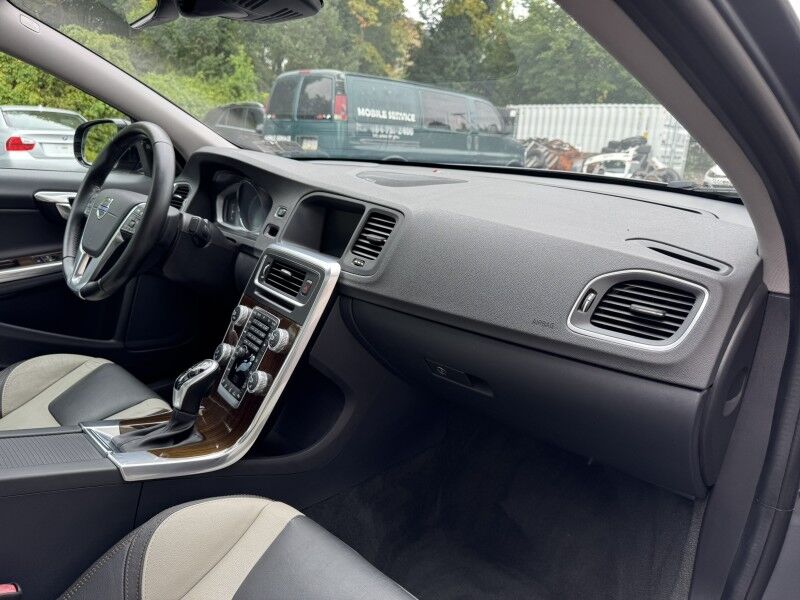 2016 Volvo S60 Cross Country T5 Platinum Willow Grove PA
