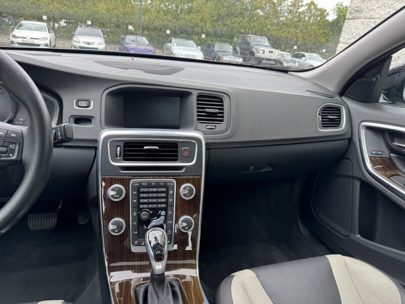 2016 Volvo S60 Cross Country T5 Platinum Willow Grove PA