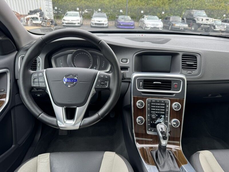 2016 Volvo S60 Cross Country T5 Platinum Willow Grove PA
