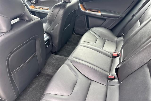 2016 Volvo S60 Inscription T5 Drive-E Platinum