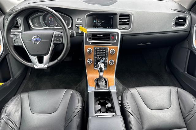 2016 Volvo S60 Inscription T5 Drive-E Platinum