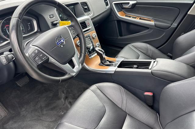 2016 Volvo S60 Inscription T5 Drive-E Platinum