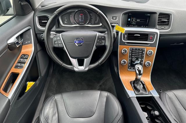 2016 Volvo S60 Inscription T5 Drive-E Platinum